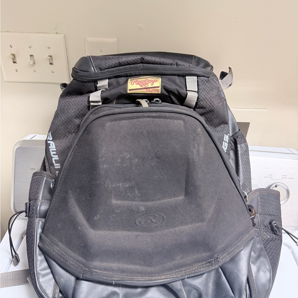 Used Rawlings Black and Gray gold collection Backpack